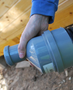 Отвод воды в срубе бани